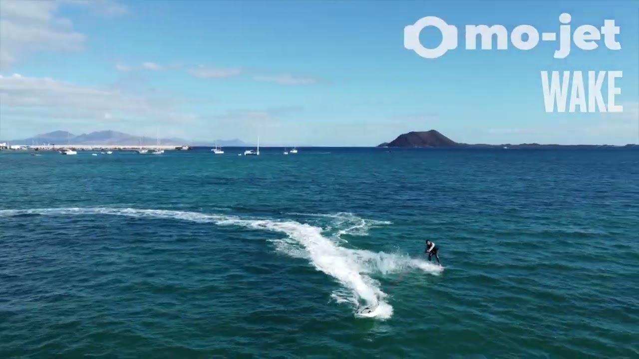 Wakeboarding behind the mo-jet - mo-jetboard | luxury watersports by Jetworx - www.mo-jet.com