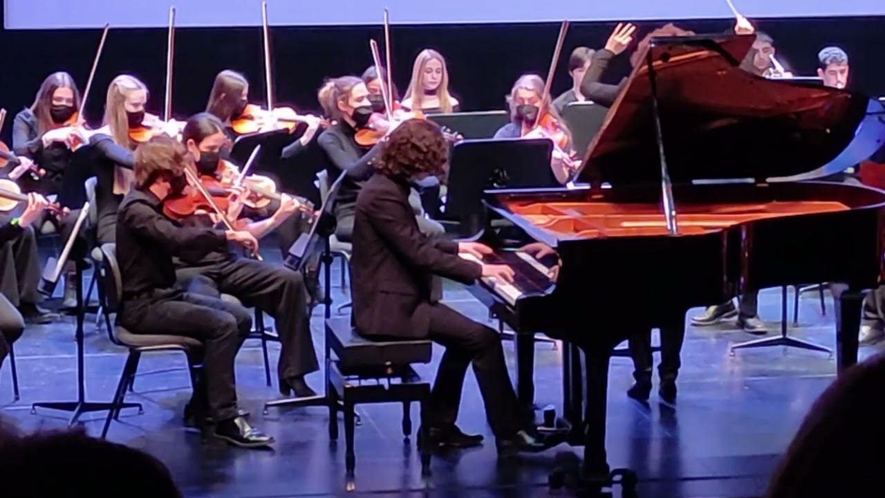 Chopin Concierto para Piano y Orquesta No 1 (I mov.) - Wiktor Gasior