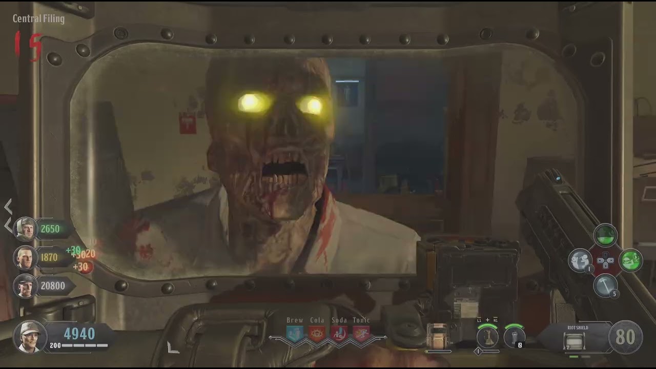 Call of Duty: Black Ops 4 Zombies with people on-line