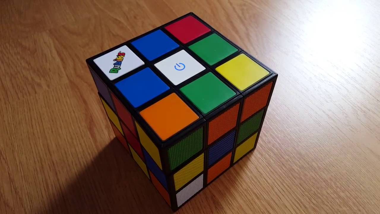 Altavoz-Bluetooth Cubo de Rubik`s licencia de BigBen interactive: encendido
