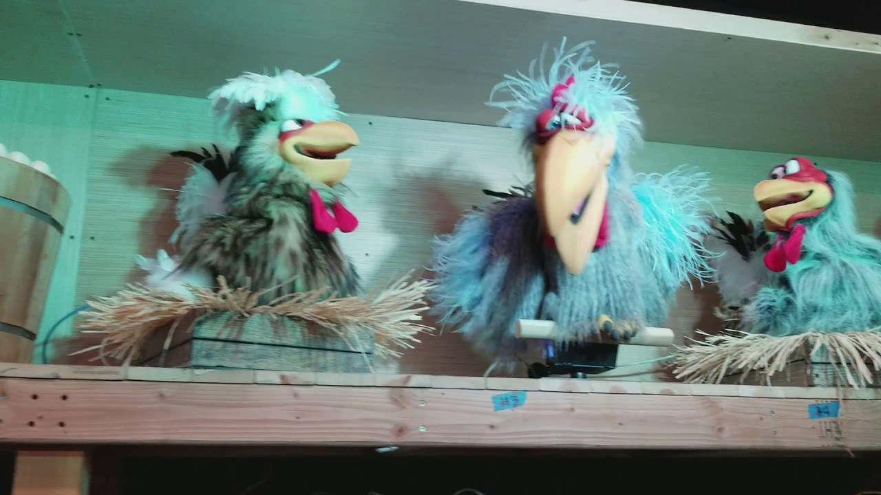 12 DAYS OF CHRISTMAS - Animatronic Chickens by Axtell
