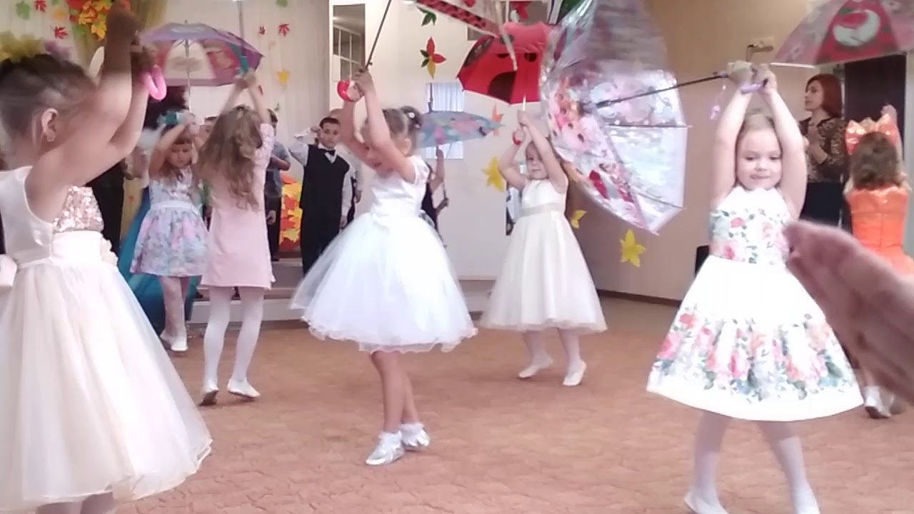Дощик капає зі стріхи кап кап кап