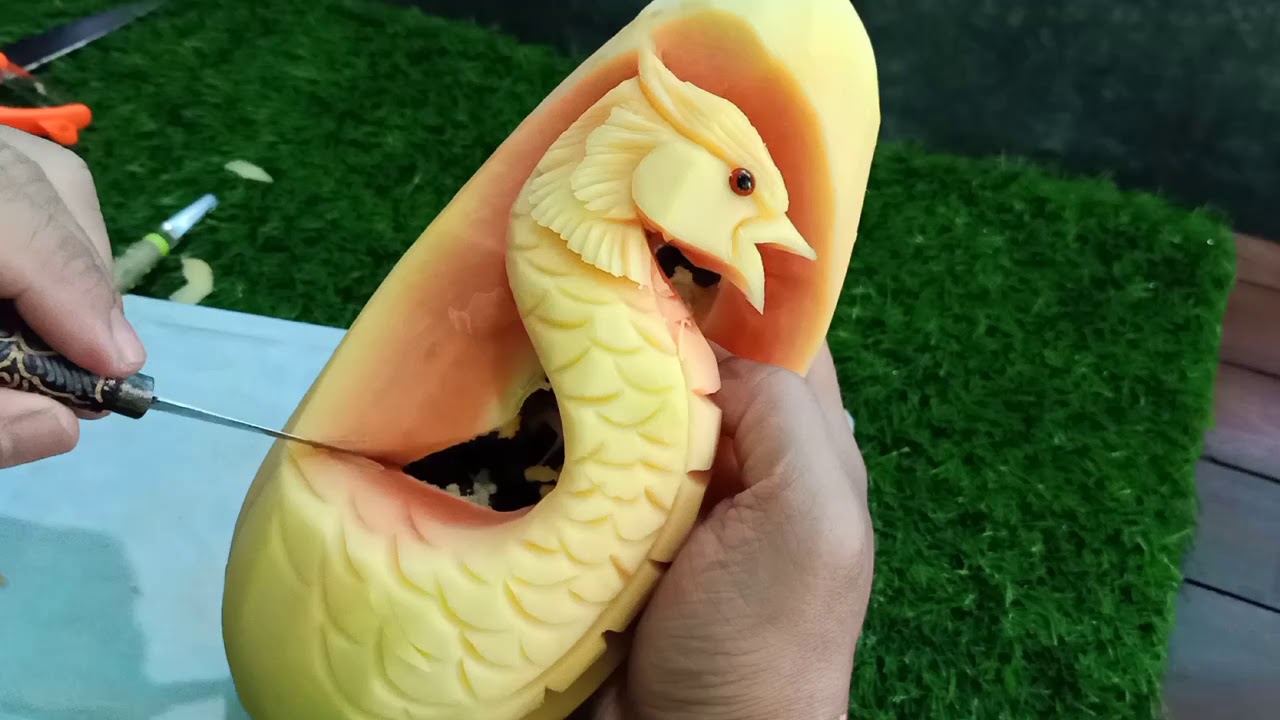 Tutorial Fruit carving || Cara membuat Burung merak dari buah pepaya