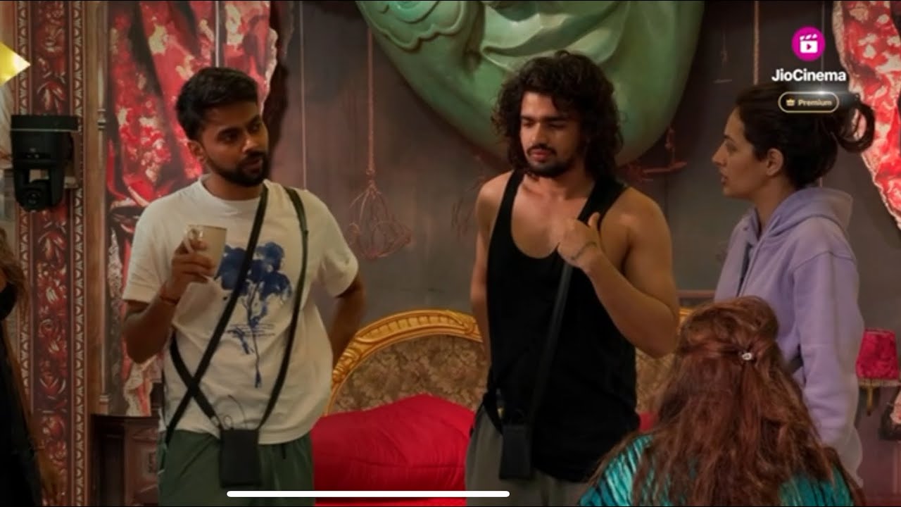 Bigg Boss OTT 3: Vada pav girl suspects ‘eggs chor’ in the house #bbott3 #vadapavgirl
