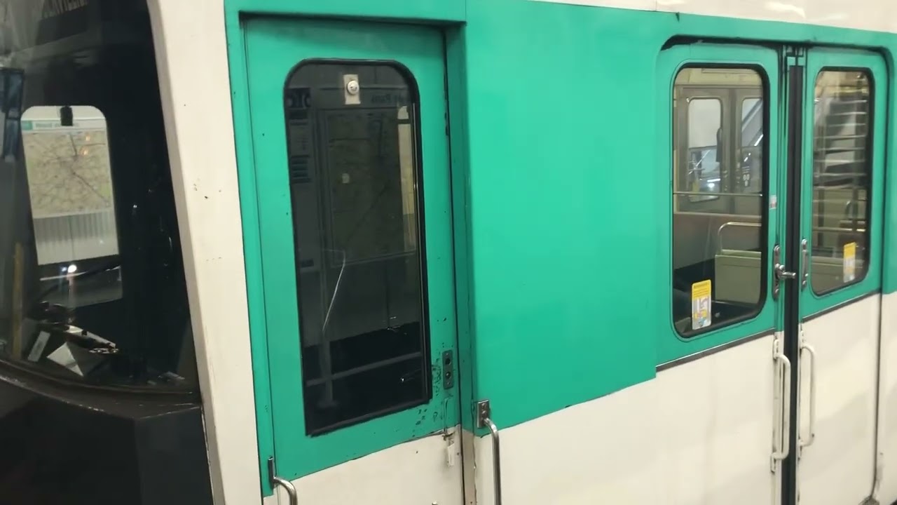 Départ et arrivé de Mf67 ligne 12 à Aime Césaire