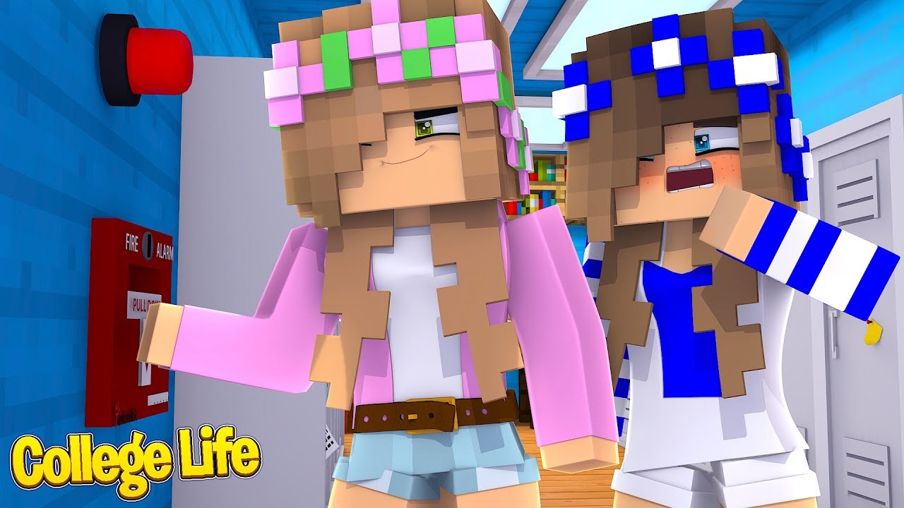 PULLING A PRANK ON THE WHOLE COLLEGE! | Minecraft Little Kelly