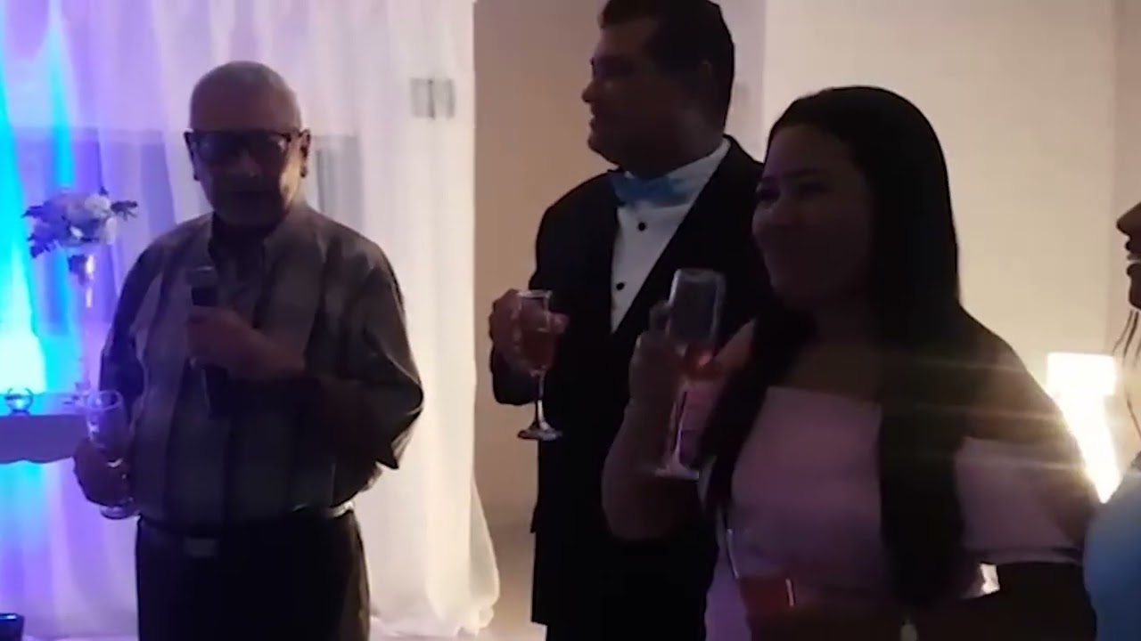 La leyenda de pollo afuera