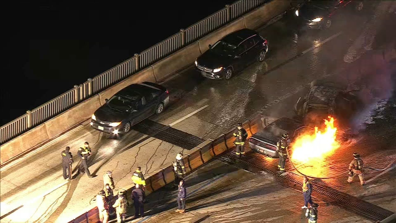 2 crashes on Commodore Barry Bridge leave several people injured
