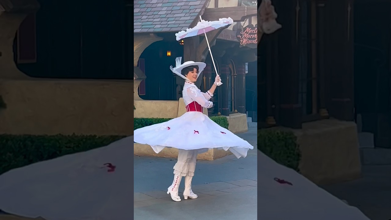 A &ldquo;Mary&rdquo; Morning!  #Disneyland #MaryPoppins #Magical #ThemePark #Character #Shorts