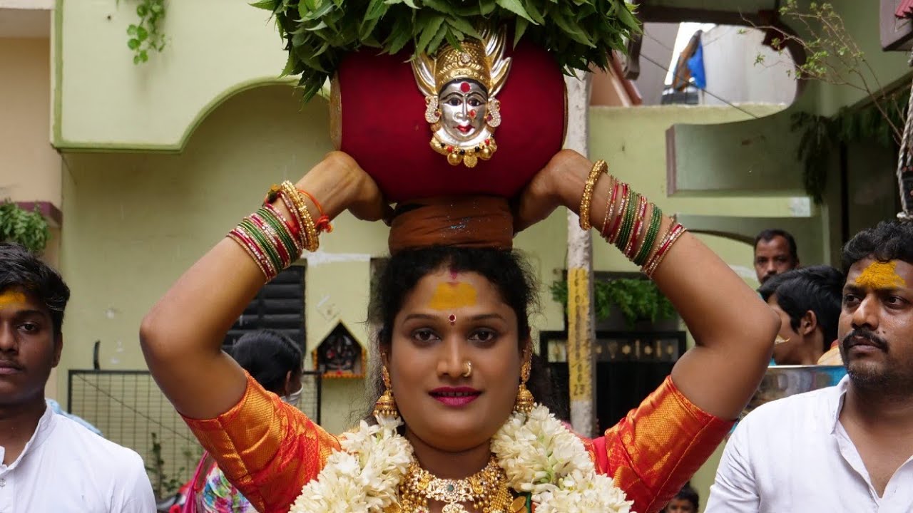 Jogini Vaishnavi Dance | Jogini Vaishnavi Sadar Bonalu at Saidabad Bonalu | OldCity Bonalu