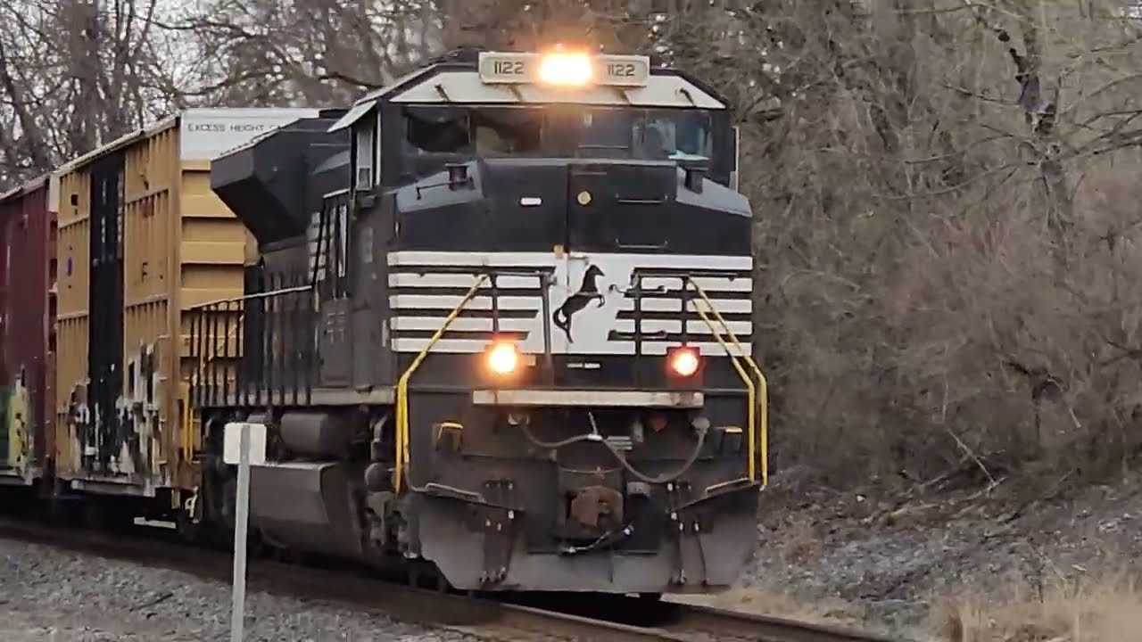 NS 1122 Leads NS 1808 on NS 12R Passing Through in Boyce VA
