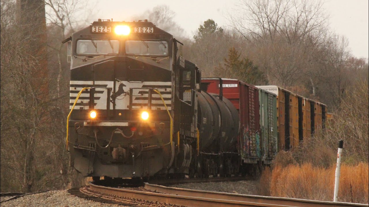 NS 12R at Pineville NC with NS 3625 leading on 2/17/2024