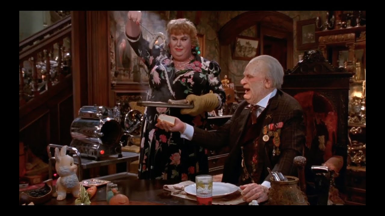 John Candy, Chevy Chase, Demi Moore, Dan Aykroyd - Nothing But Trouble- Dinner scene HD