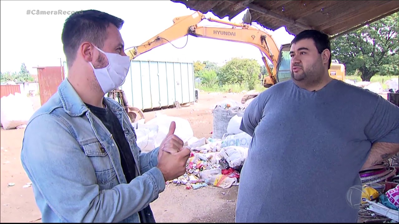 Jorge se espanta com o próprio peso ao ver que pesa mais de 300kg