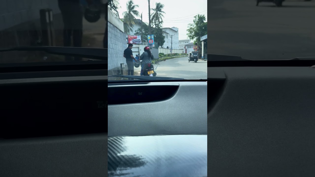 Uber එකෙන් දුවන හිගන හයර් 😂😂 @robatravels3456 @Uber 