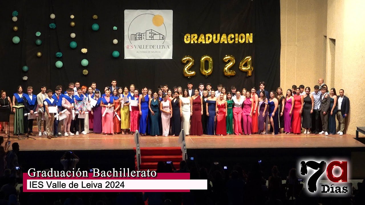 El director del IES Valle de Leiva aconseja a los graduados 'aprovechar el momento'