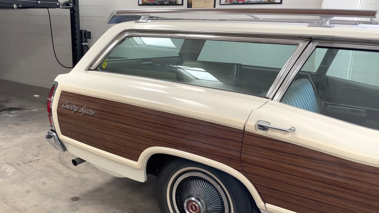 Dennis' 1969 Ford Country Squire - Once over and inspection