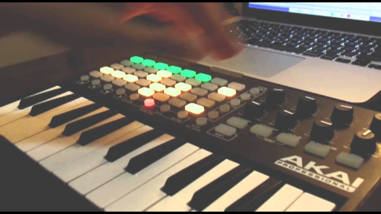 Live Performance with Akai APC25 and Albeton Live - Lunar Bear - 2016