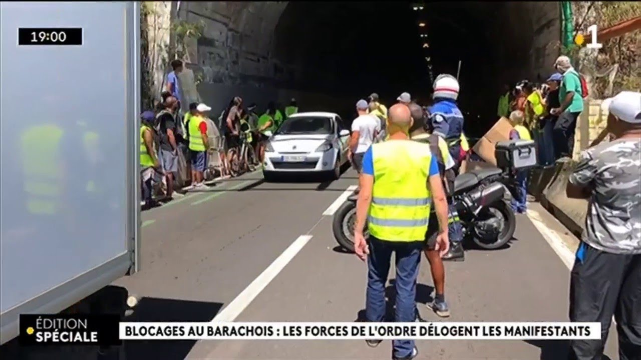 Blocage route du littoral : l'intervention des forces de l'ordre