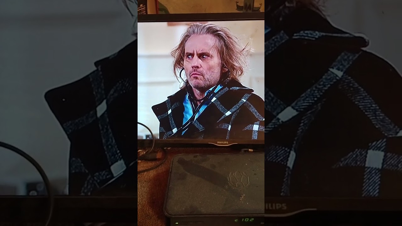 Sturm der Liebe - wenn Michael und Erik neben der jeweils anderen Partnerin aufwachen.