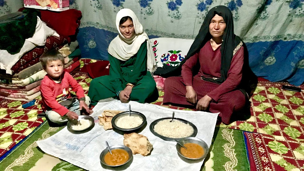 A Freezing Day in Afghan Mountain Village ❄️ | Traditional Cooking & Harsh Winter Life