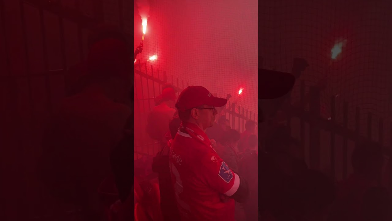 Da kampen p&aring; Midtjyllands stadion om pokalen begyndte mellem SIF og FCK