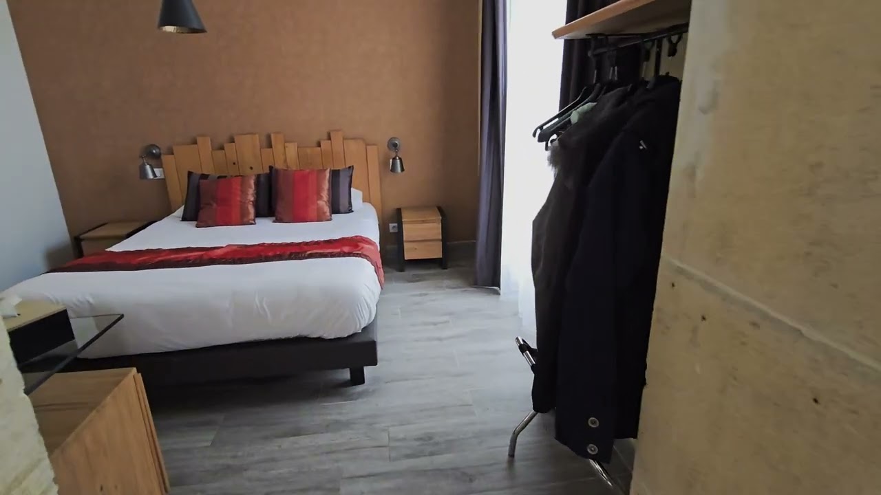 COGNAC : CHÂTEAU PELLISSON GUEST HOUSE -(VÍDEO) 2025