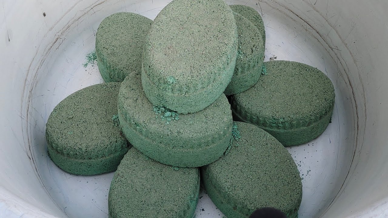 Grainy Green 💚 cement crispy crunchy crumbling full dry