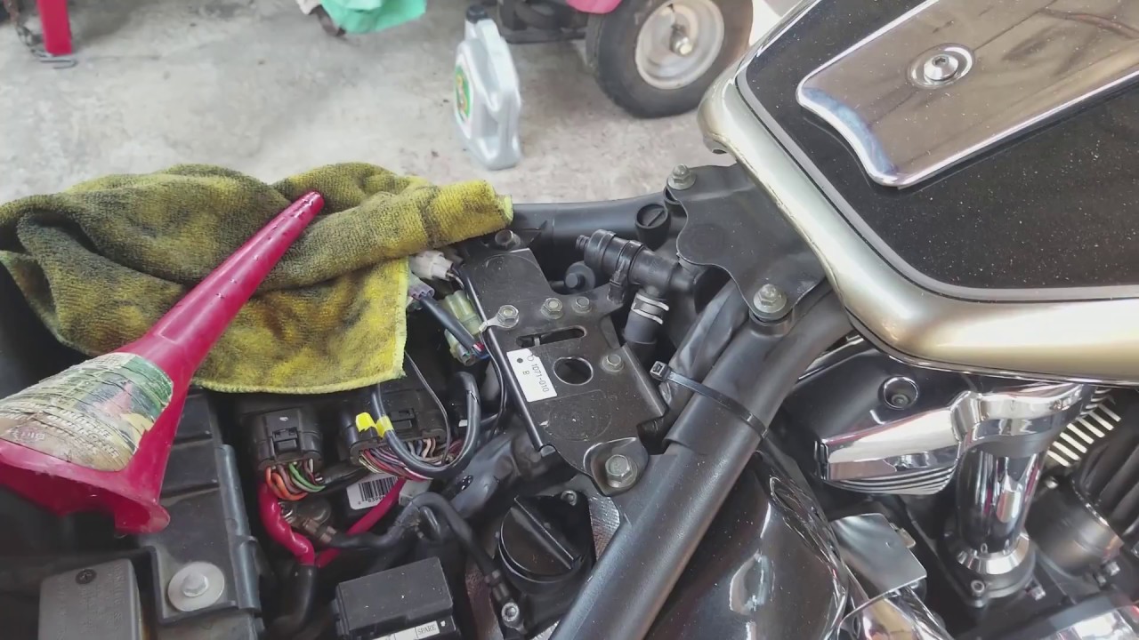 Yamaha Roadliner Oil Change