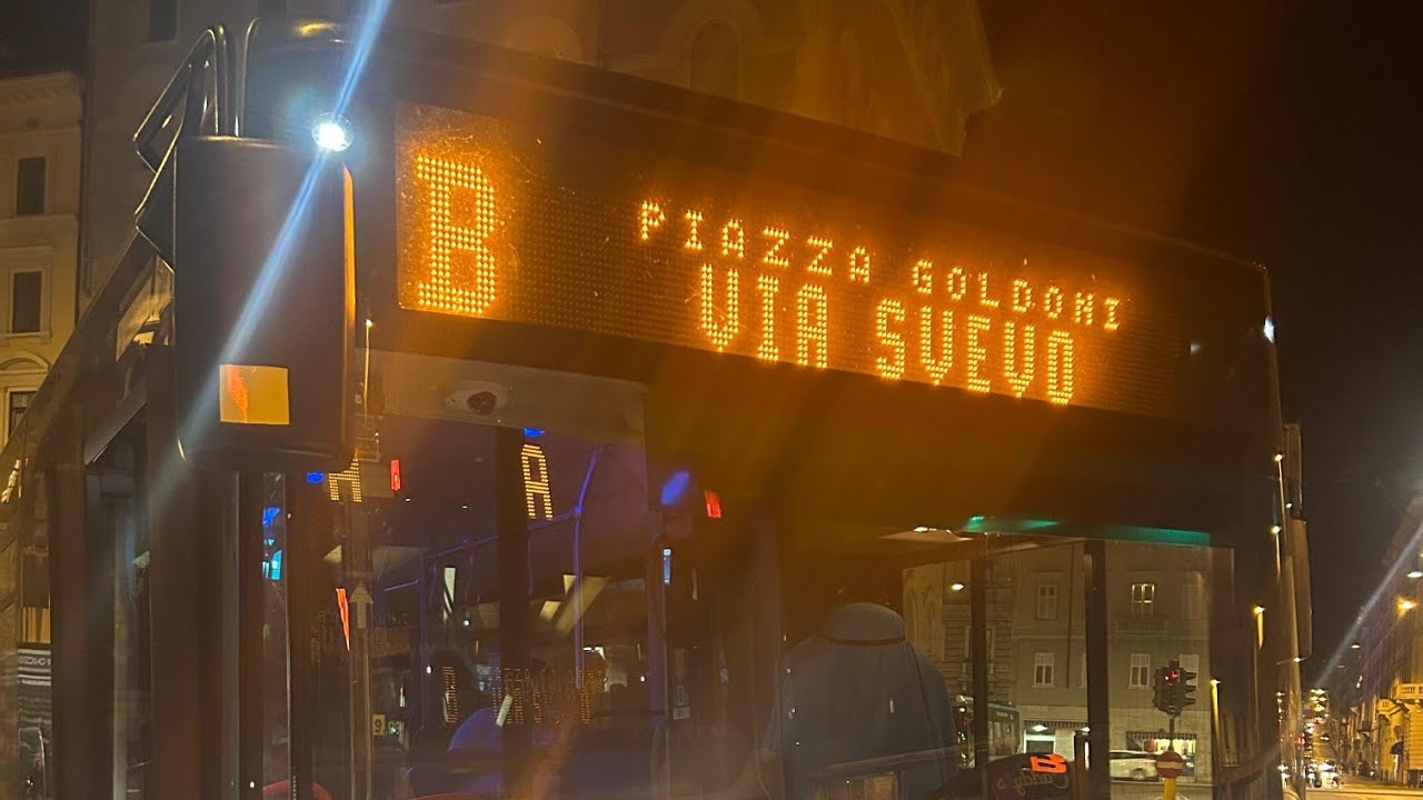 Trieste linea B: piazza Goldoni - via Svevo [deviata per caduti sul lavoro] in time lapse