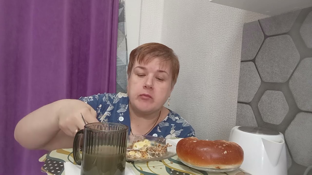 Мукбанг, завтрак, болталка