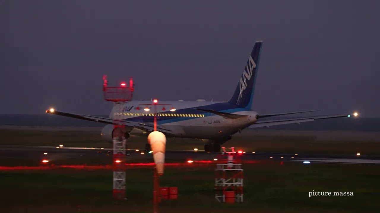 Boeing 767 Takeoff in the Afterglow – 20 Minutes After Sunset