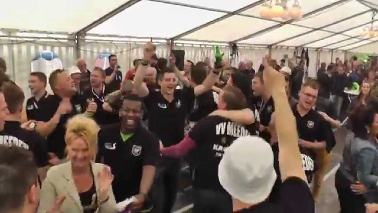 Erwin de Vries - Mafiosa (live kampioensfeest)