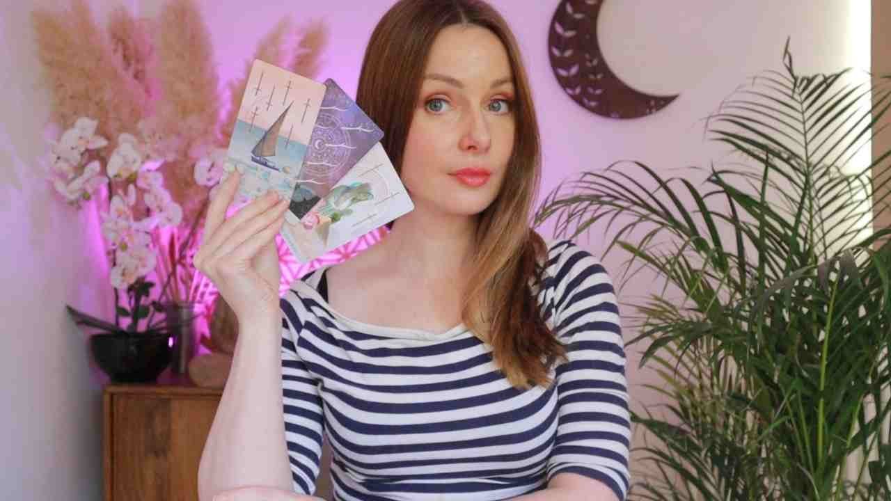 💕SOMEONE YOU'RE NOT TALKING TO RIGHT NOW! 777 📵⌛🌈 / love tarot