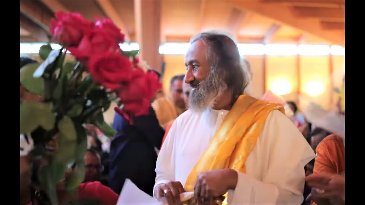 Today Sri Sri Ravi Shankar Gurudev Entry for Satsang from Boone Ashram