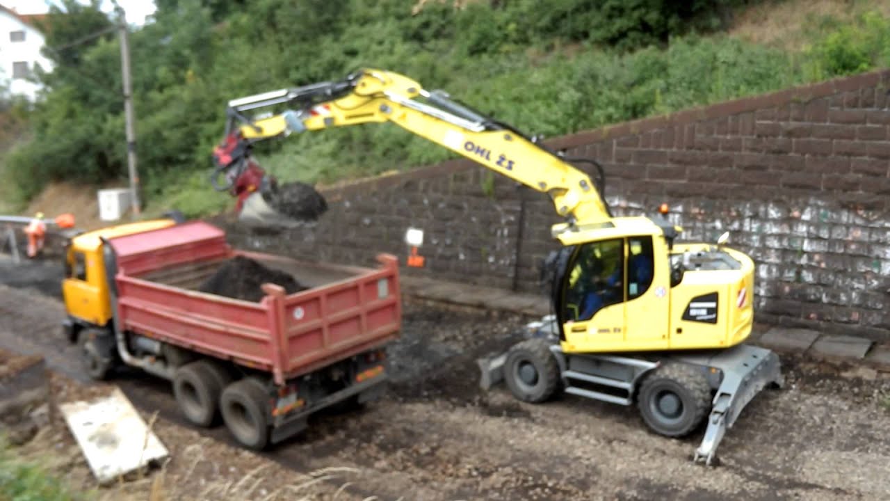 Tatra 815 a Liebherr 918 compact