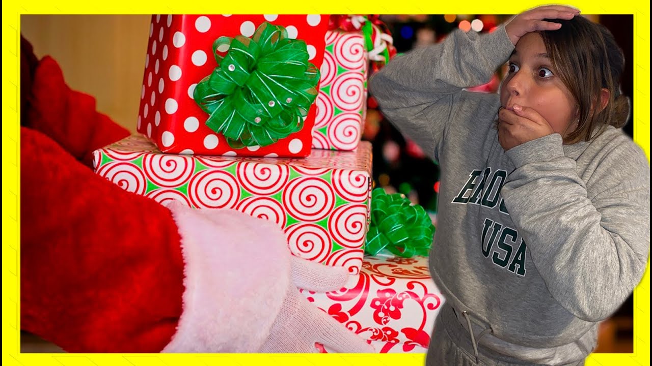 **SORPRESA** El HOMBRE MISTERIOSO Entra En CASA a ESCONDIDAS Me Deja Mi PRIMER REGALO DE NAVIDAD