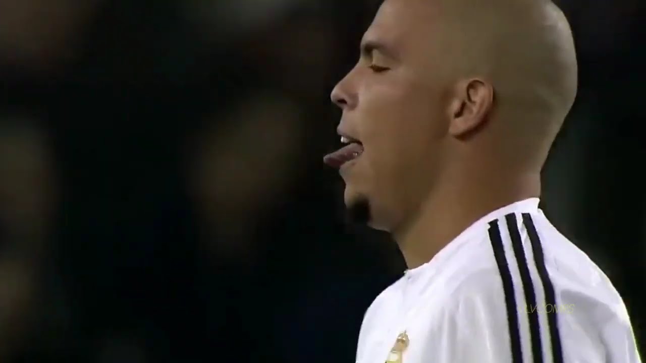 Ronaldo vs Barcelona  (A) 2003/04 [La Liga BBVA]