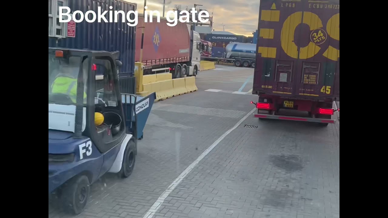 Cobelfret port Purfleet lift on/off