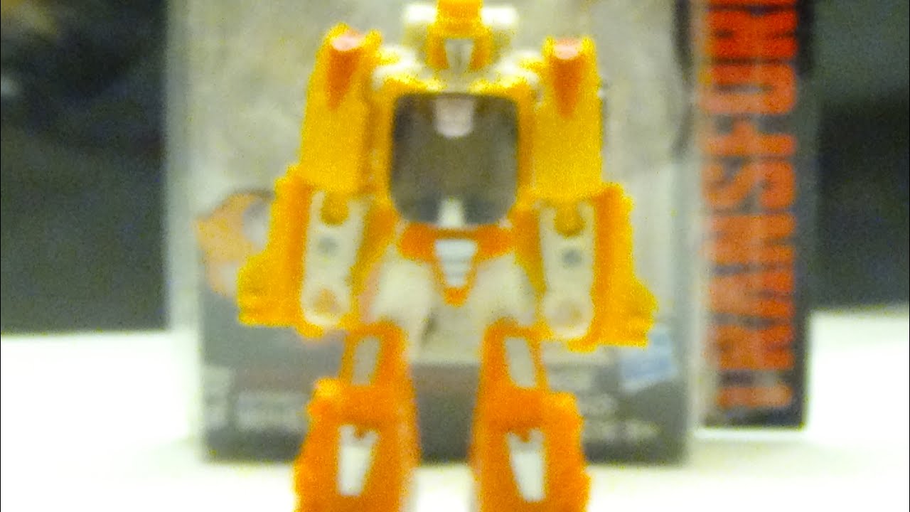 Transformers Generations TItan Returns Legends Class Wheelie Review