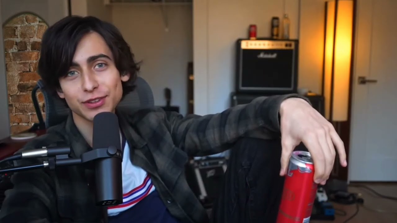 Aidan Gallagher Scene Pack livestream 140 ( soft and badass )