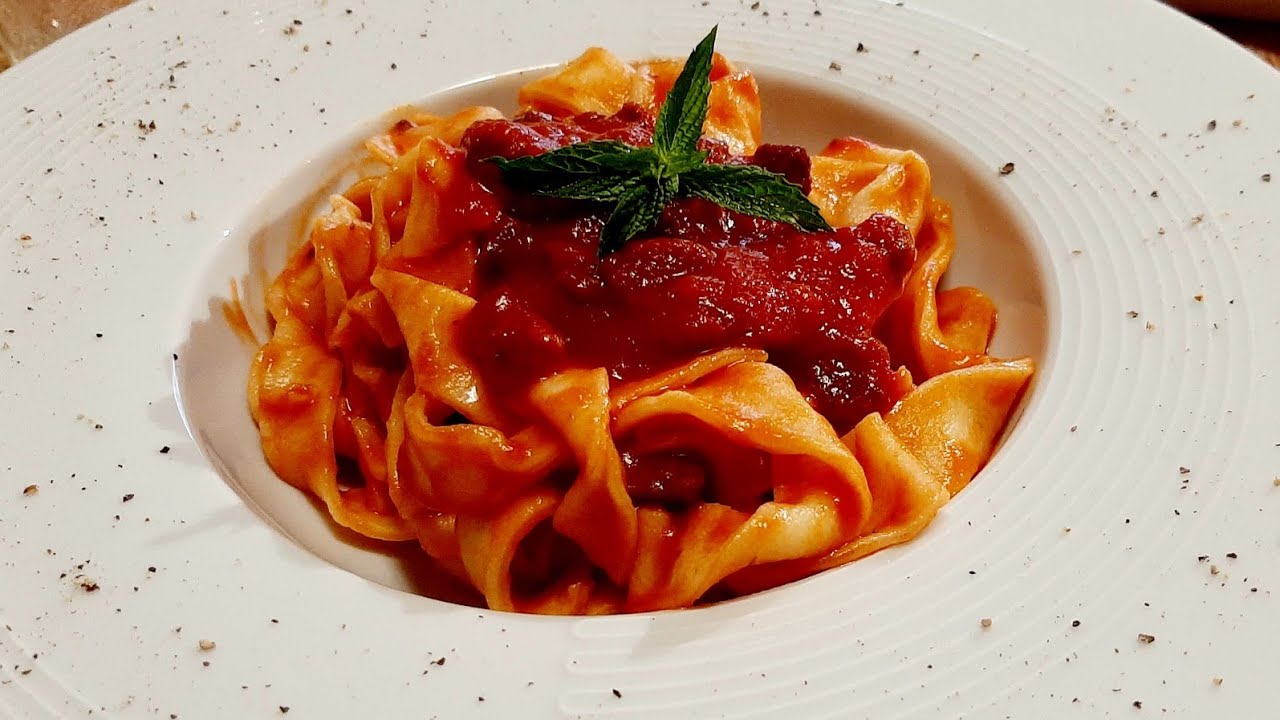Ragù di cervo tagliato al coltello su tagliatella- DA PROVARE (BUONISSIMO)