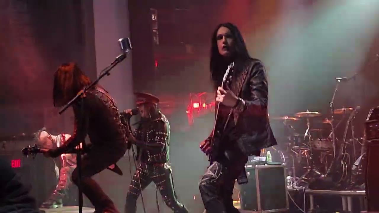 WEDNESDAY 13 -Rotting Away - LIVE