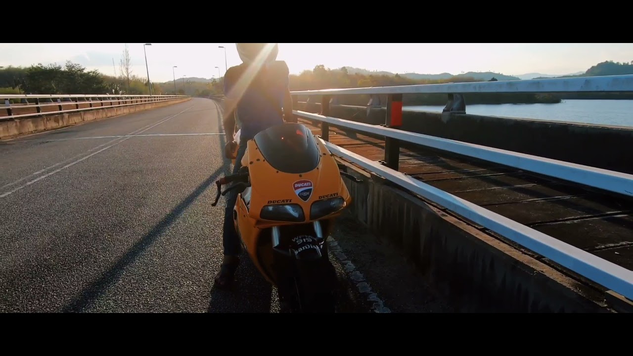 Ducati 916 desmoquattro cinematic