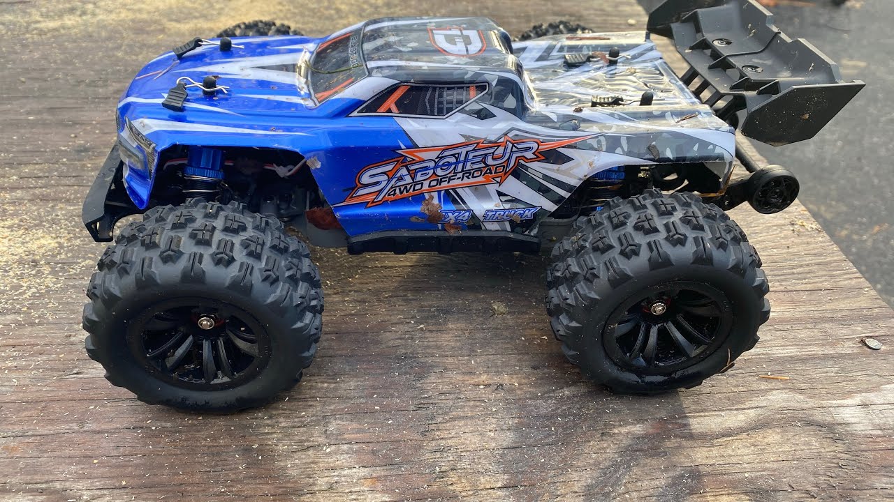 DeeRC H16e Brushless 1/16 Truck Alittle Run On It 11-10-2023