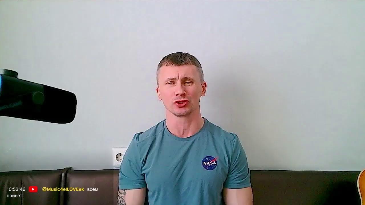 Исполняю песни под гитару и караоке.