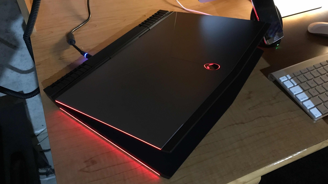 Alienware 15 R3 Unboxing and Setup