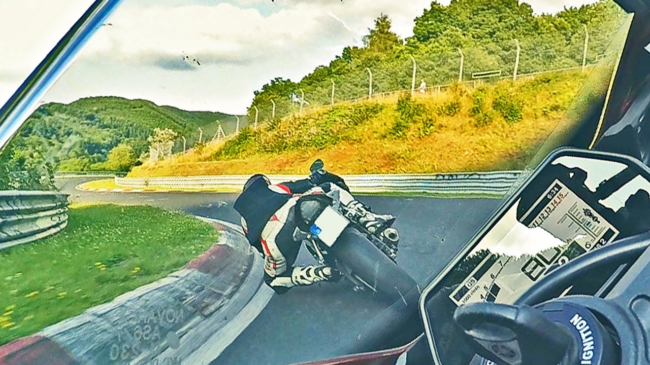 Very Fast Yamaha R1 Biker Chases R6 On The Nordschleife