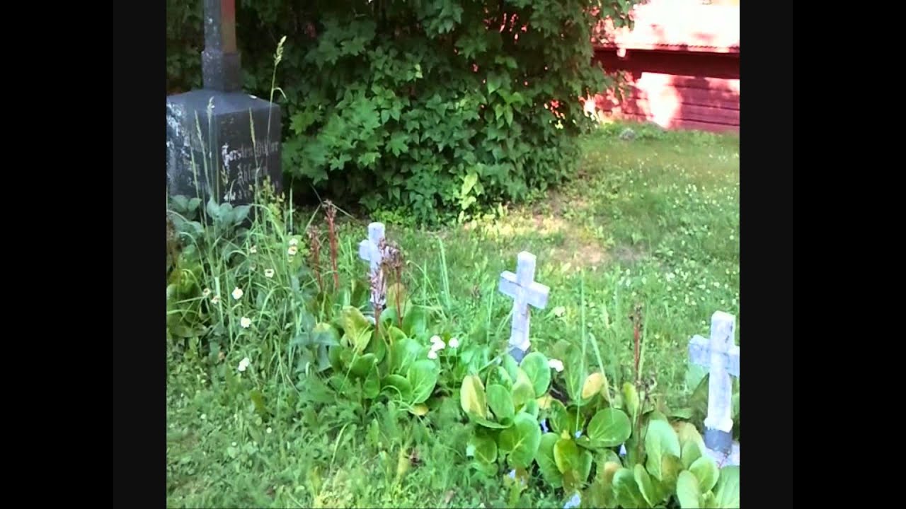 P&ouml;yty&auml;n vanha kirkkomaa