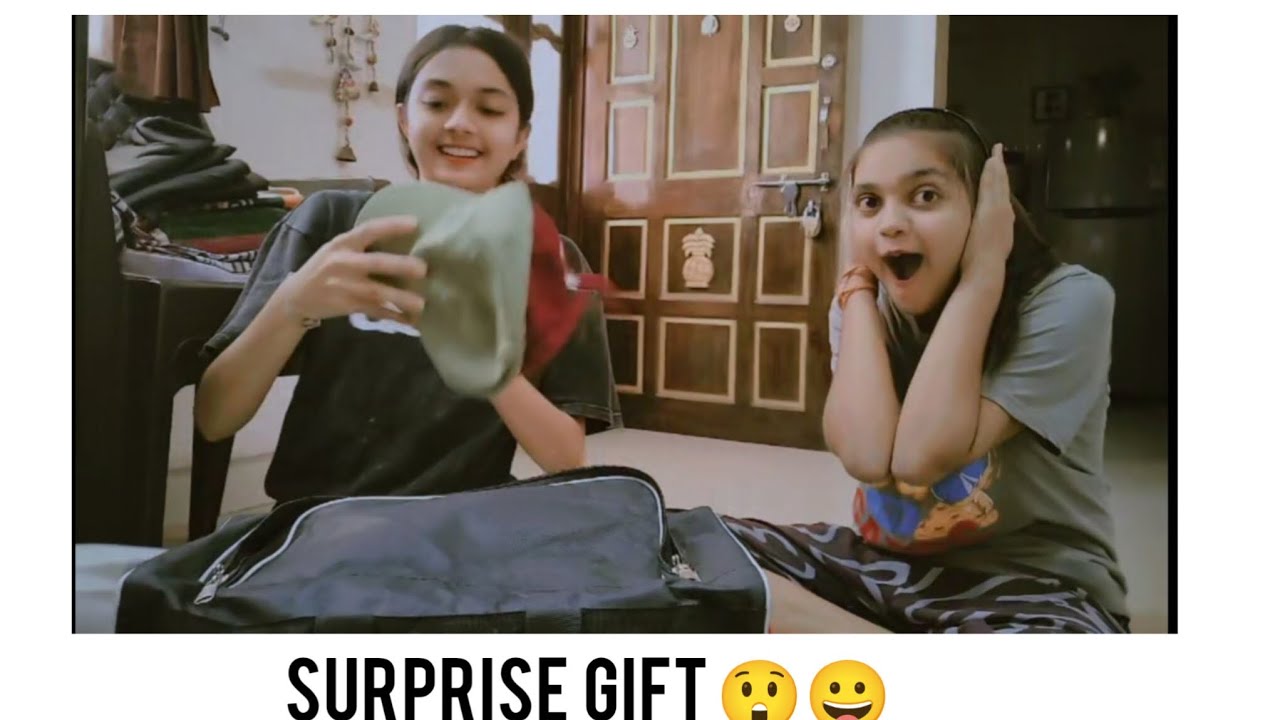 Sabhi ko surprise gift diya 😀🤩